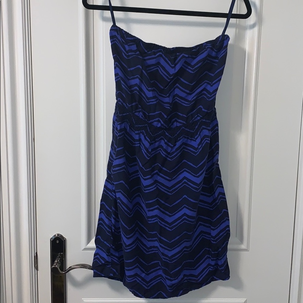 Ladies Gap strapless dress (size small)
